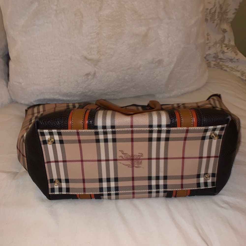 Burberry handbag - Picture 11 of 16